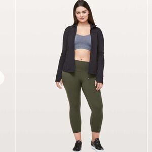 Lululemon • Align Crop 21” • Size 4